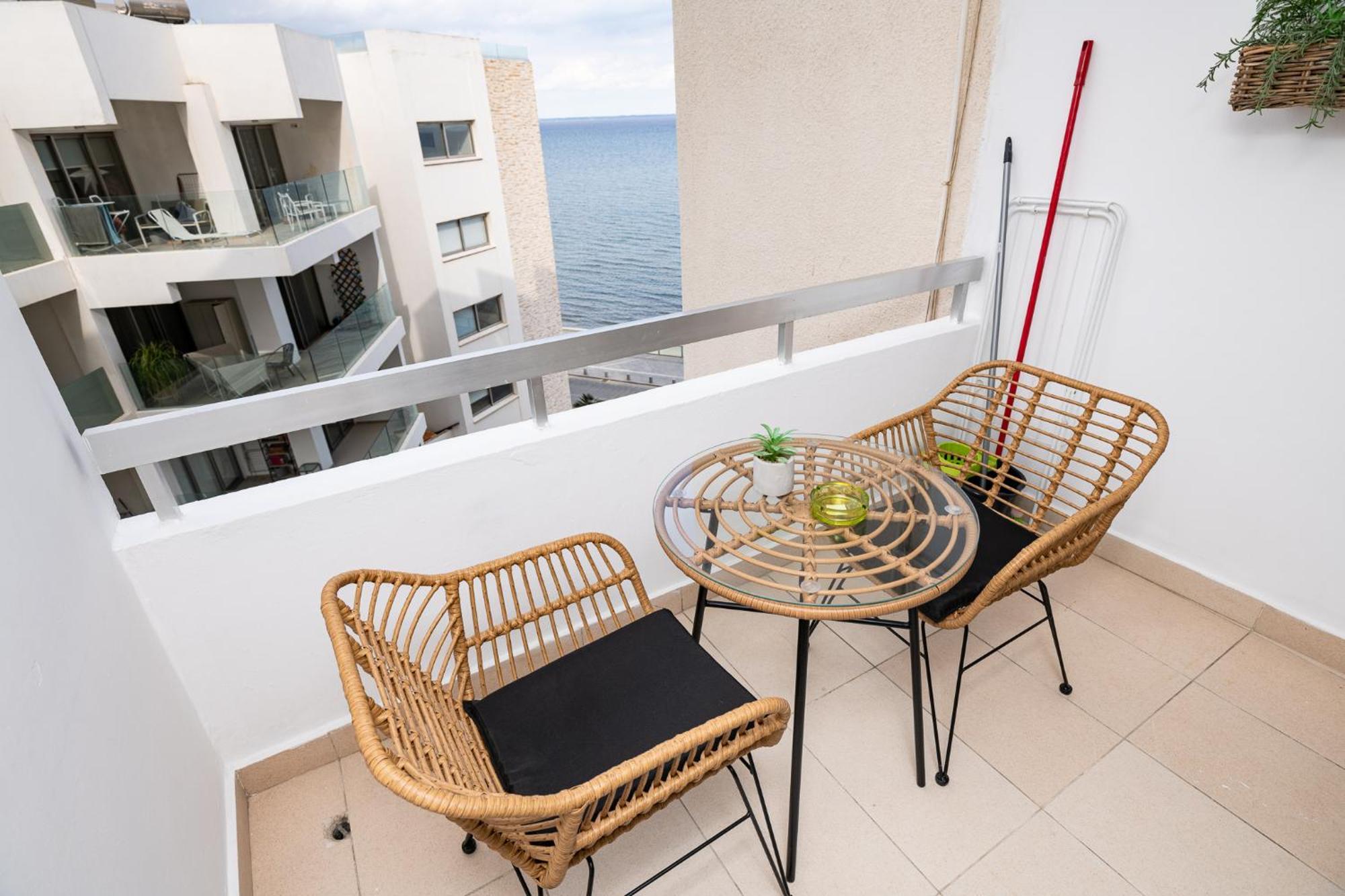 Lazuli Beach & Pool Apartment 501 Larnaca Zewnętrze zdjęcie