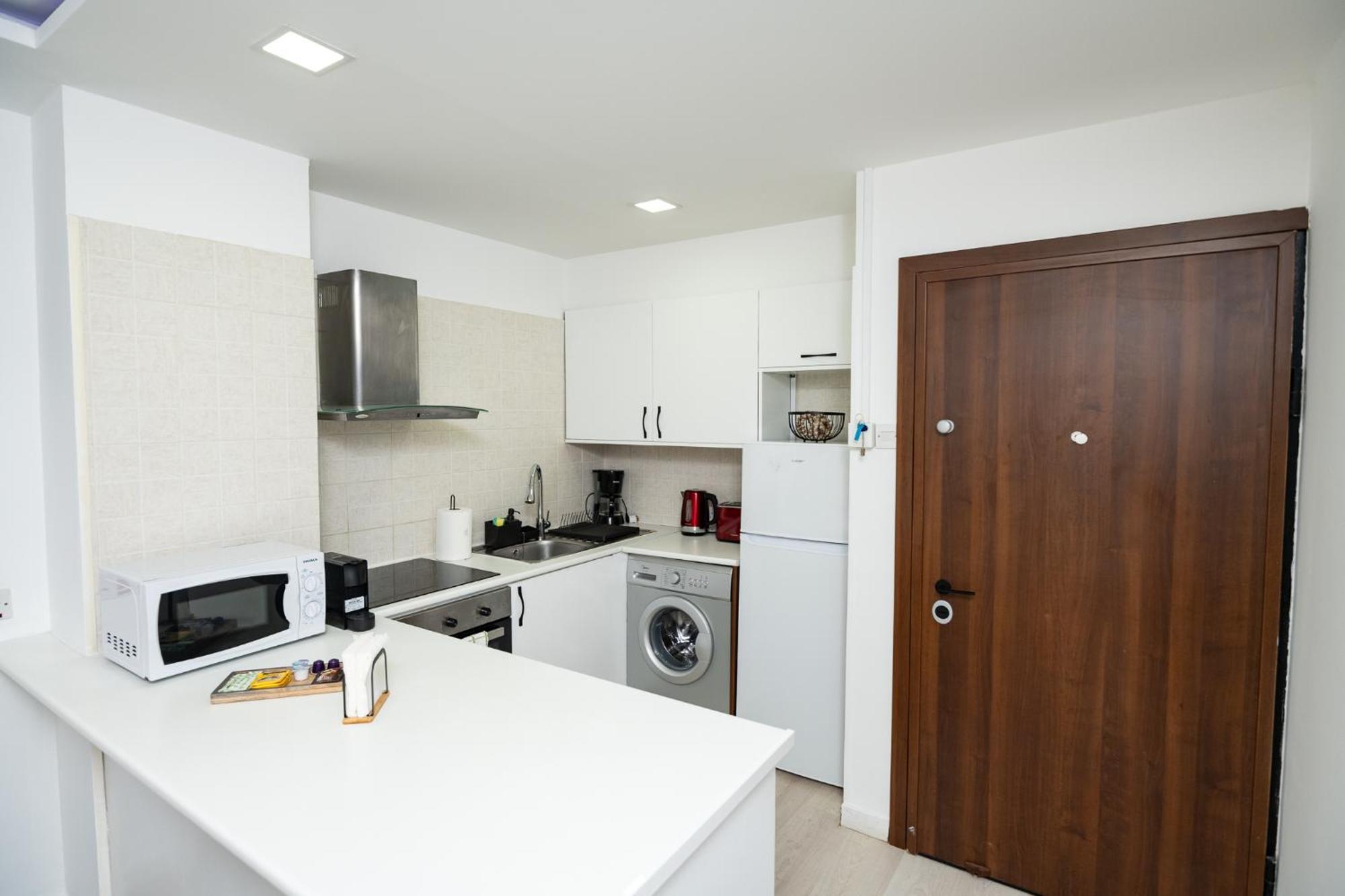 Lazuli Beach & Pool Apartment 501 Larnaca Zewnętrze zdjęcie